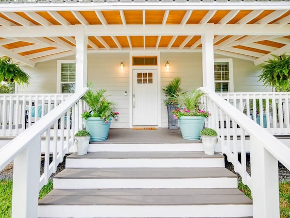 Welcome to Coastal Cottage close to historic downtown St Augustine