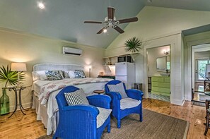 Studio | King Bed | Free WiFi