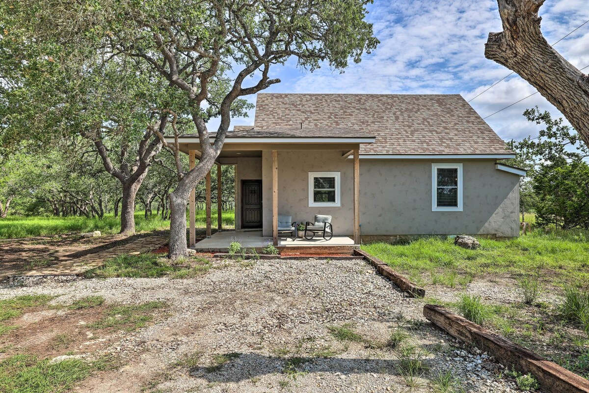 Cozy Spring Branch Cottage in Hill Country!