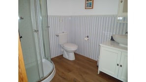 En-suite shower