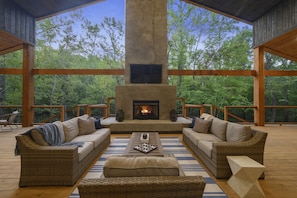 Stunning back deck with gas fireplace