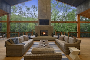 Stunning back deck with gas fireplace