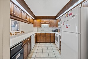 A fully stocked kitchen makes meal preparation a breeze.