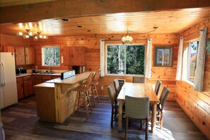 2nd Floor Dinning Room