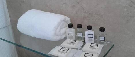 Bathroom amenities