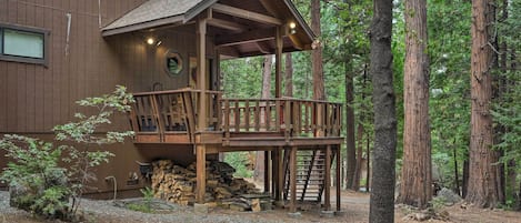 Camp Connell Vacation Rental | 2BR | 2.5BA | 2-Story Cabin | 2,244 Sq Ft
