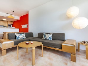 Meubles, Design IntĂ©rieur, Mur, Sol, Bois, Sol, Plafond, Ăclairage, Salon, Domicile