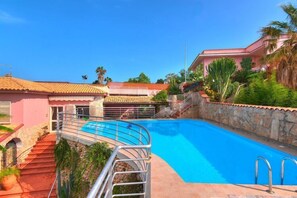 Holiday Home Swimming Pool