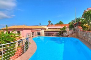 Holiday Home Swimming Pool