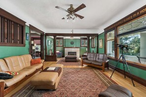 Living room with pleanty of seating for the entire group!