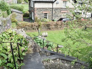 Garden | Stable Cottage - Yew Tree Cottage & Stable Cottage, Windermere