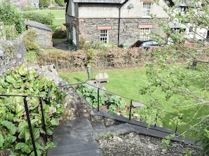 Garden | Stable Cottage - Yew Tree Cottage & Stable Cottage, Windermere