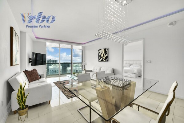 Gorgeous top floor residence at Icon Brickell!