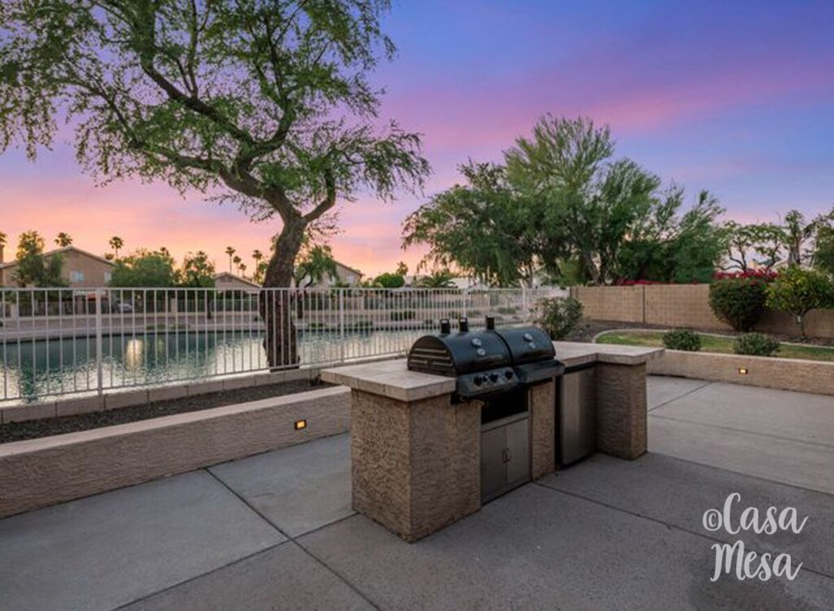 Lake views + beautiful & serene East Valley home – Mesa Superstition Springs PHX