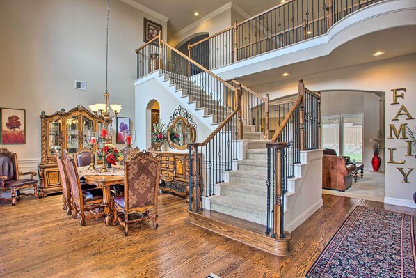 Flower Mound Vacation Rental | 4BR | 4.5BA | 4,641 Sq Ft | Step-Free Entry