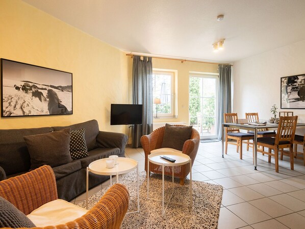 Ferienhof Homann Sauerland Landhof 3, behindertenfreundlich, 65qm, 2 Schlafzimmer, 1 Wohn-/ Schlafzimmer, max. 4 Personen