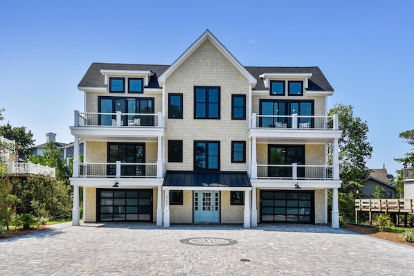 Exterior,Main,