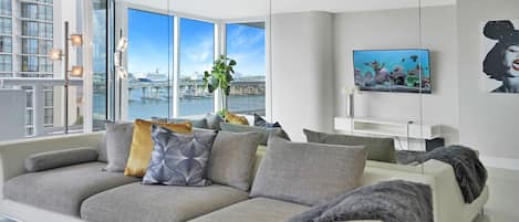 Living room, Roku Tv. Balcony Access, Amazing views of Biscayne Bay