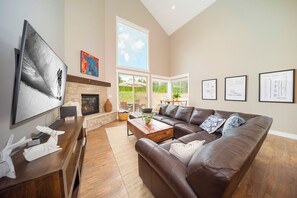 SWP 71 Alder Brook main living room