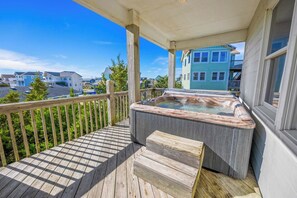 Surf or Sound Realty - 971 - Sea Skeet - Hot Tub -1