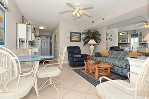 Open and Spacious Living Area 