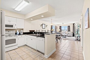 fully equipped kitchen 