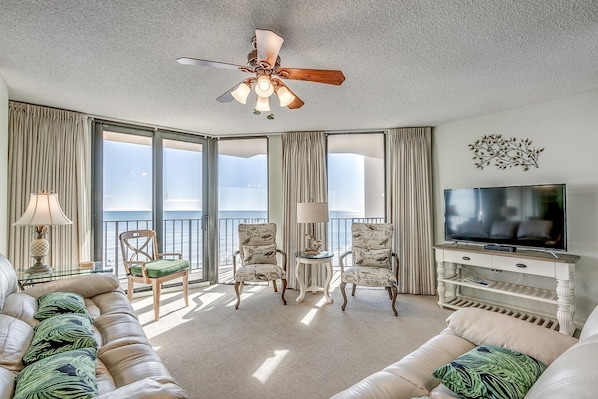 Beautifully Furnished Oceanfront Living Room 