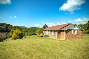 Large back yard with view!