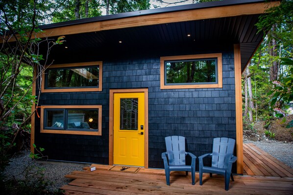 Cottage front with private sitting area