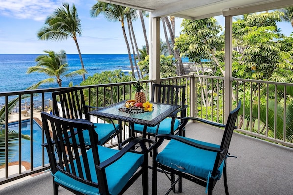 Panoramic views for a stunning view of the ocean and coast.
