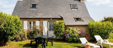 Cloud, Sky, Plant, Furniture, Building, Flower, Property, Window, Nature, House