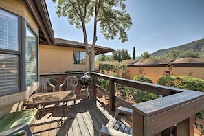 Front Deck | Charcoal Grill | Outdoor Dining | Mountain Views