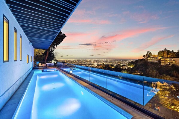 Live like a star in the heart of Hollywood Hills with Stay Awhile Villas.