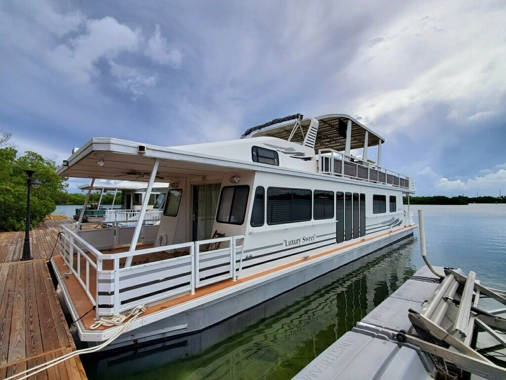 16 Best Airbnb Houseboats In Florida Keys, USA - Updated | Trip101