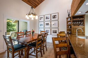 Dining room with seating for 10