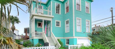 Front view of Salty Air Retreat near our historical district!  Walk to some of the best local restaurants.