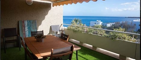 Terrace with Lovely views to the Ocean
