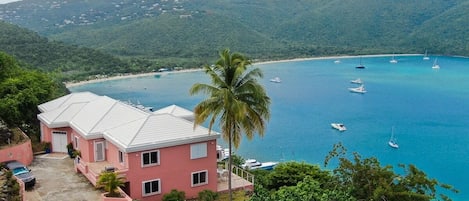 Villalee overlooks Magens Bay Beach
