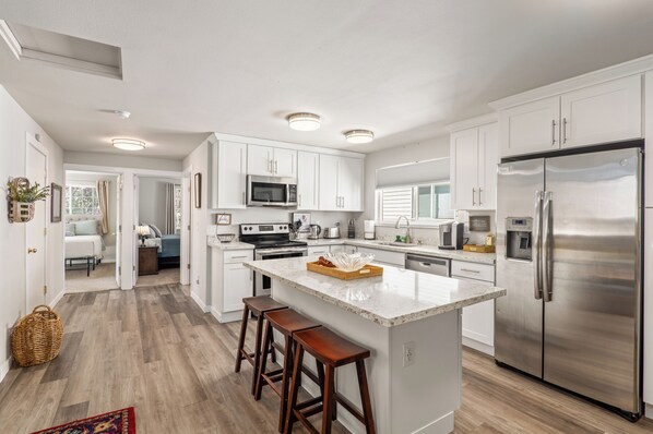 Full Kitchen 