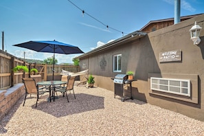 Private Yard | Outdoor Dining | Gas Grill