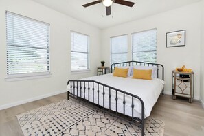 King size bed with private bathroom
