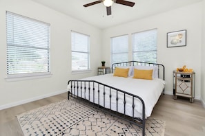 King size bed with private bathroom