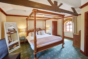 The Arches Country House, Brotton - Host & Stay
