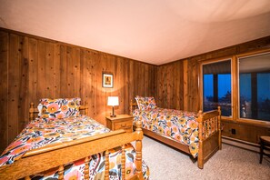 Elevation Vacation Rentals - Land's End 4 - Guest Room with Twin Beds