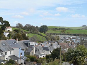 Views across town down towards Batson Creek and Snapes Point | Rockvale 2, 