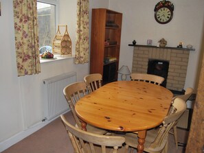 Shore Cottage (10), Silverdale near Grange Over Sands