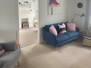 Tastefully furnished living room | Evelyn Cottage, Dartmouth