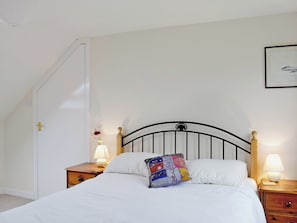 Double bedroom | Shore Cottage, Bellochantuy near Campbeltown