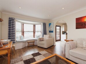 Living room | Island Quay 10, Salcombe