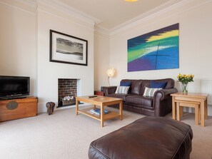 Comfortable living room with superb water views | Oystercatcher, Dartmouth